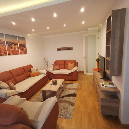 Twin Belville Apartments Belgrado Buitenkant foto